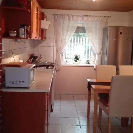 Nyaraló - Balaton 18118 Balatonberény