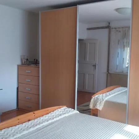 - Balaton 18118 * Balatonberény