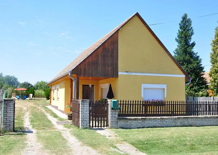 - Balaton 18118 Balatonbereny